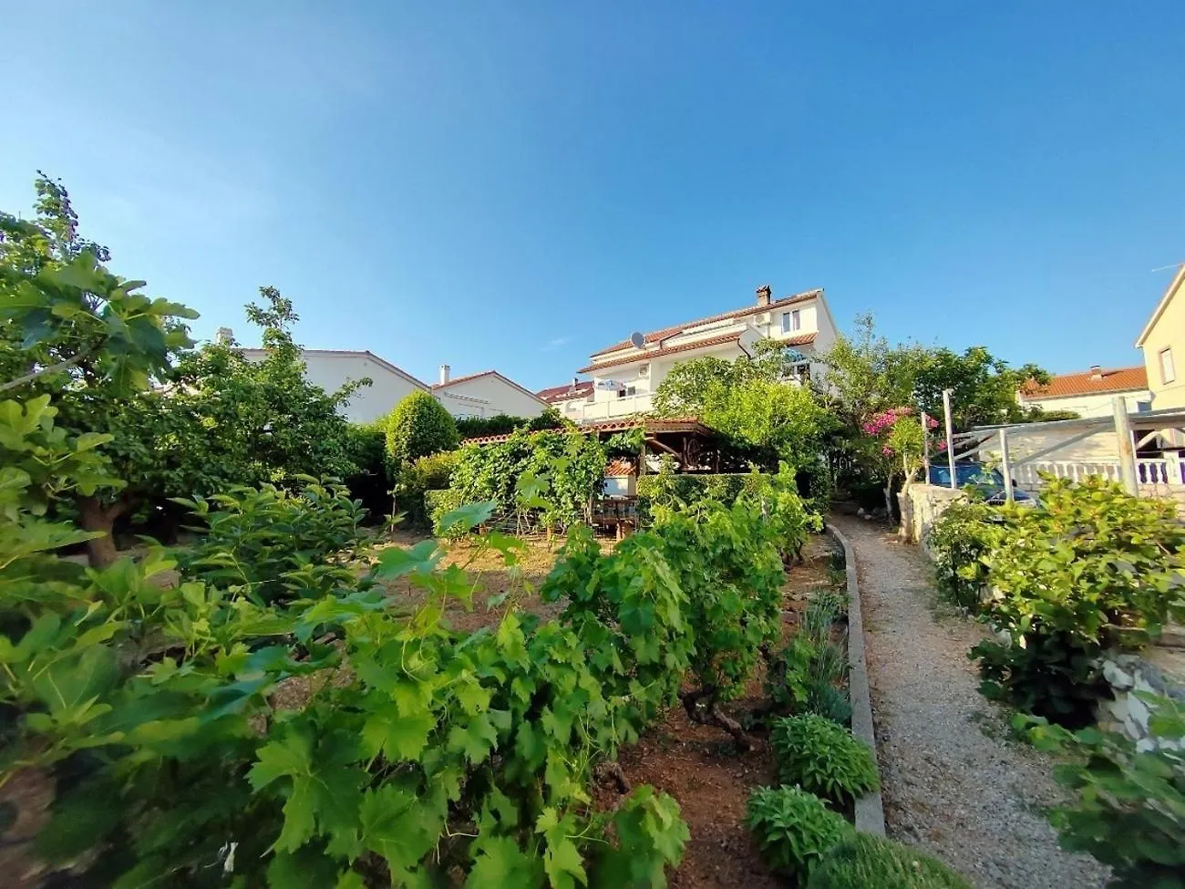 Apartments With A Parking Space Barbat, Rab - 22217 Rab Town