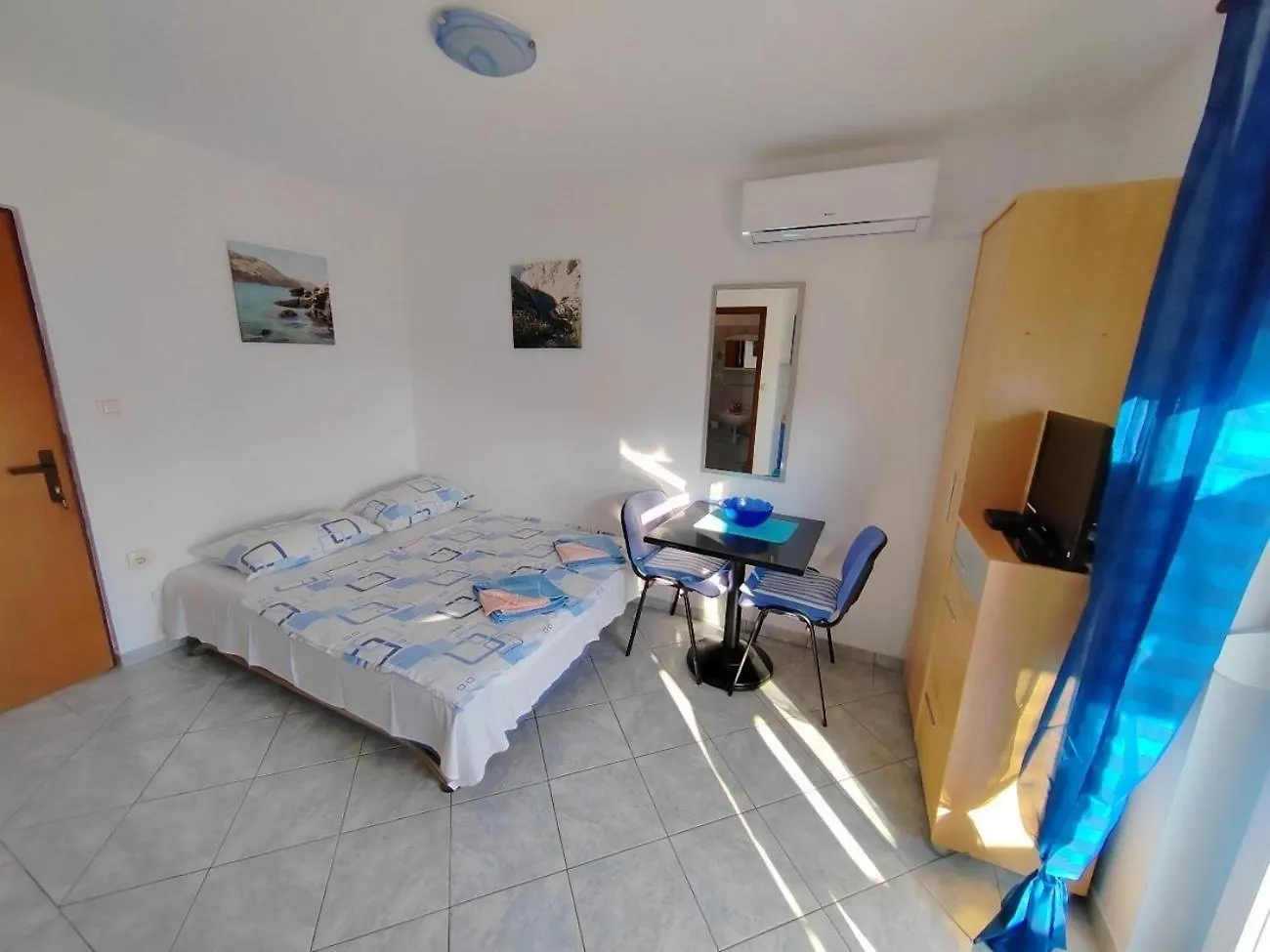 Apartments With A Parking Space Barbat, Rab - 22217 Rab Town