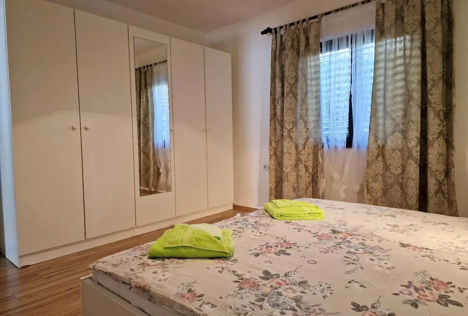 Apartments With A Parking Space Barbat, Rab - 22217 Rab Town